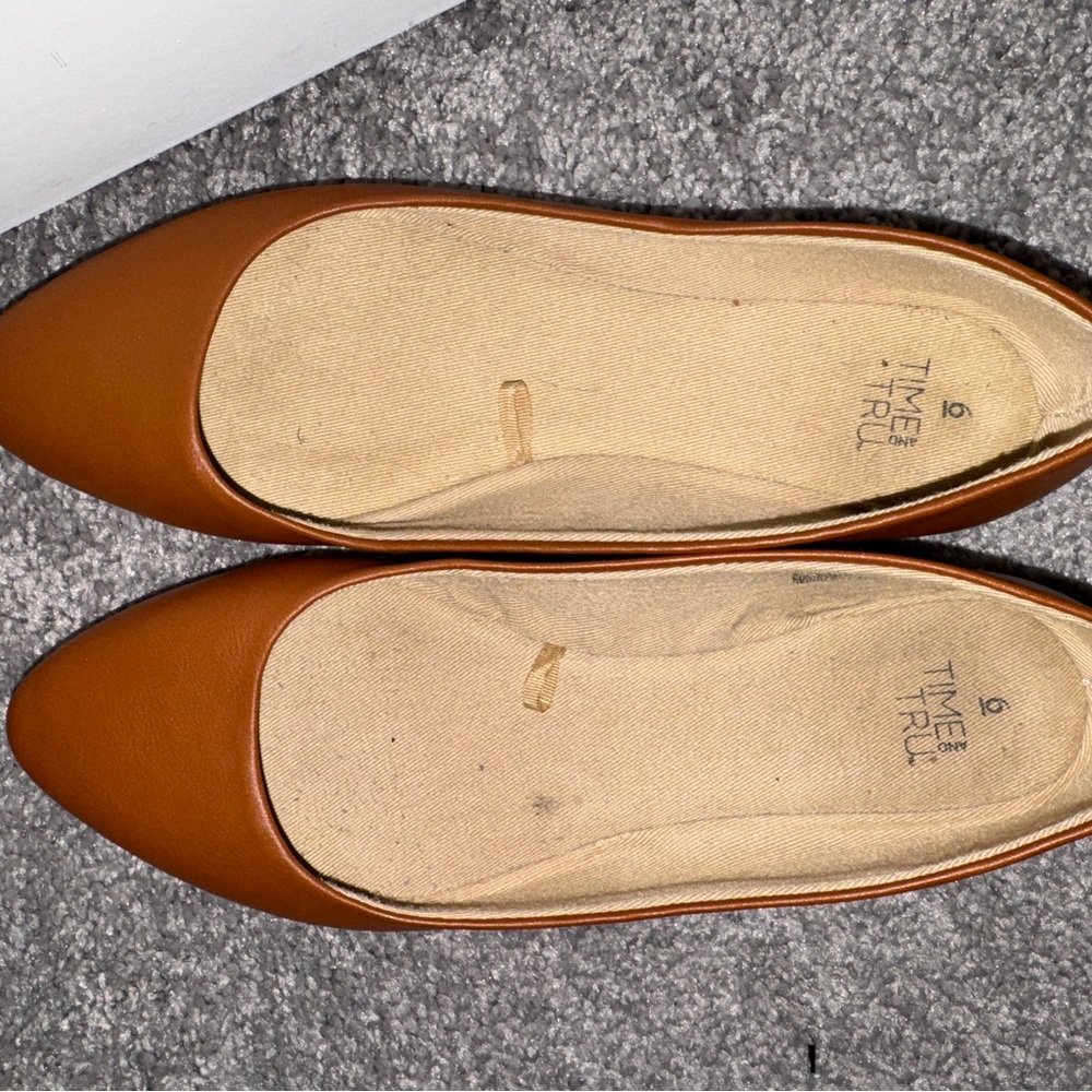 Time and Tru Women's Tan Flats